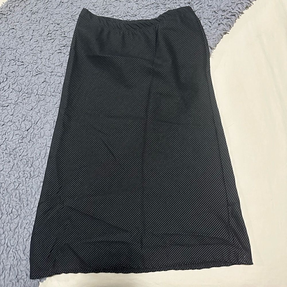 Forgotten Grace | Side Slit Skirt - Picture 4 of 7